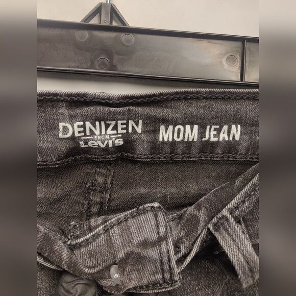 Denizen from Levi's - Black Denim Distressed Mom Jeans - Women's Size 0 - Picture 2 of 3